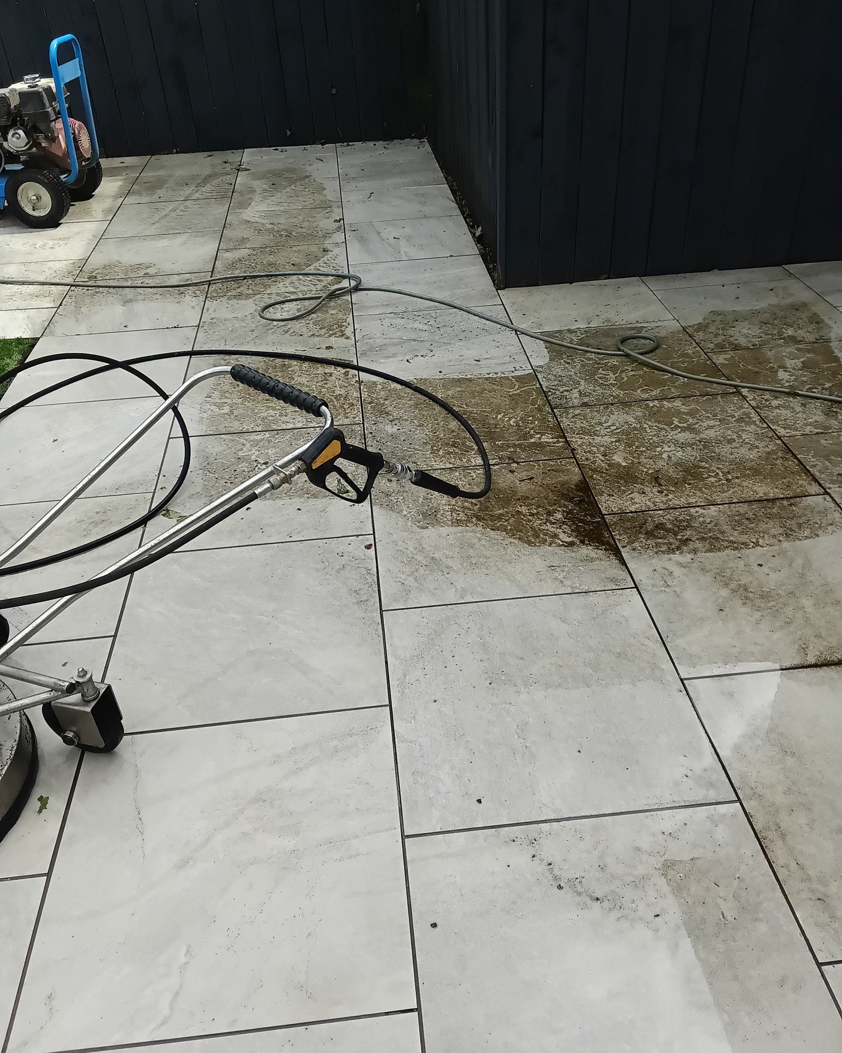 https://www.allseasonsdrivewayguttercleaningservices.co.uk/wp-content/uploads/2025/10/518412773_1289988916460891_771847932807184118_n.jpg