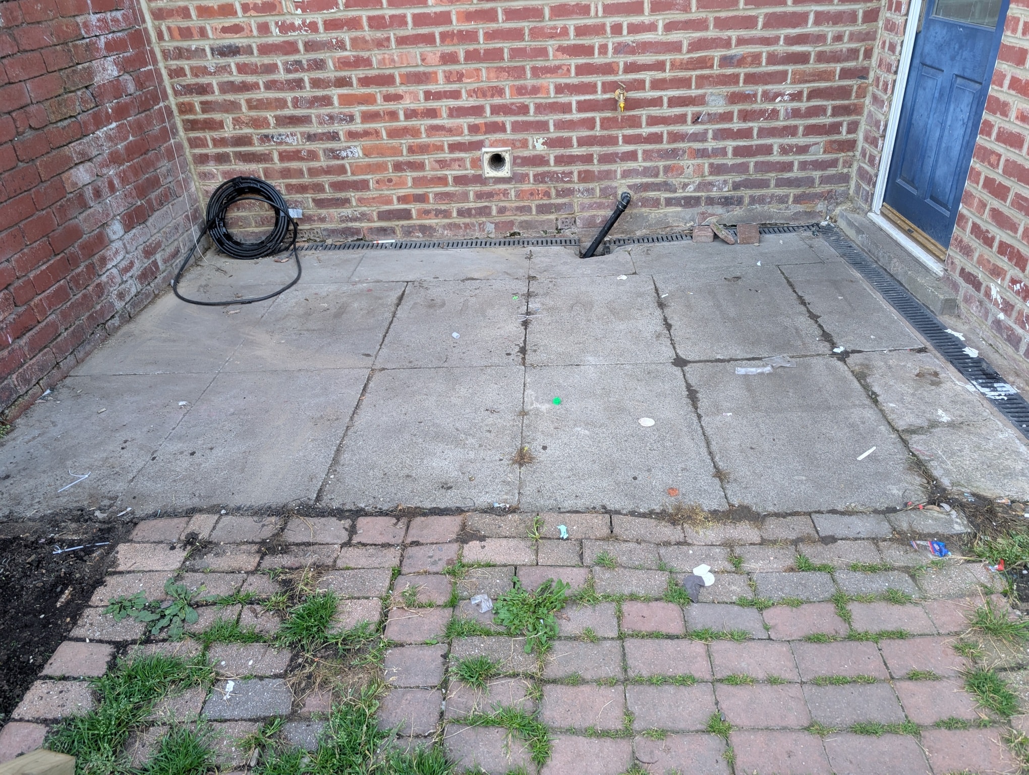 https://www.allseasonsdrivewayguttercleaningservices.co.uk/wp-content/uploads/2025/10/546401752_1338259668300482_8136542816702629197_n.jpg